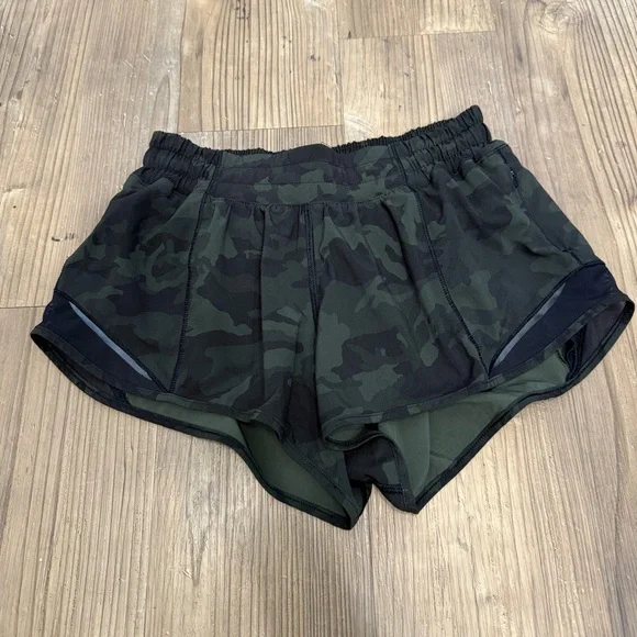 Lululemon Hotty Hot LR Shorts in Heritage Camo Green Twill Multi